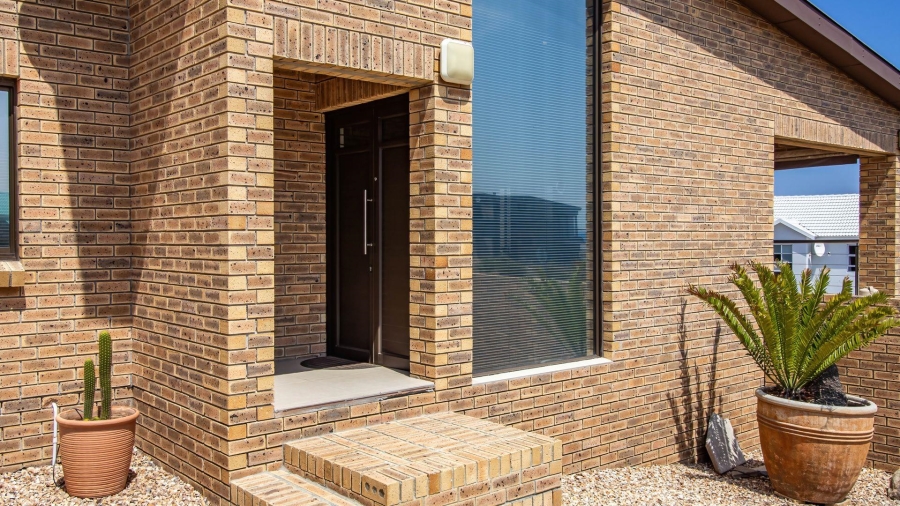 4 Bedroom Property for Sale in De Kelders Western Cape